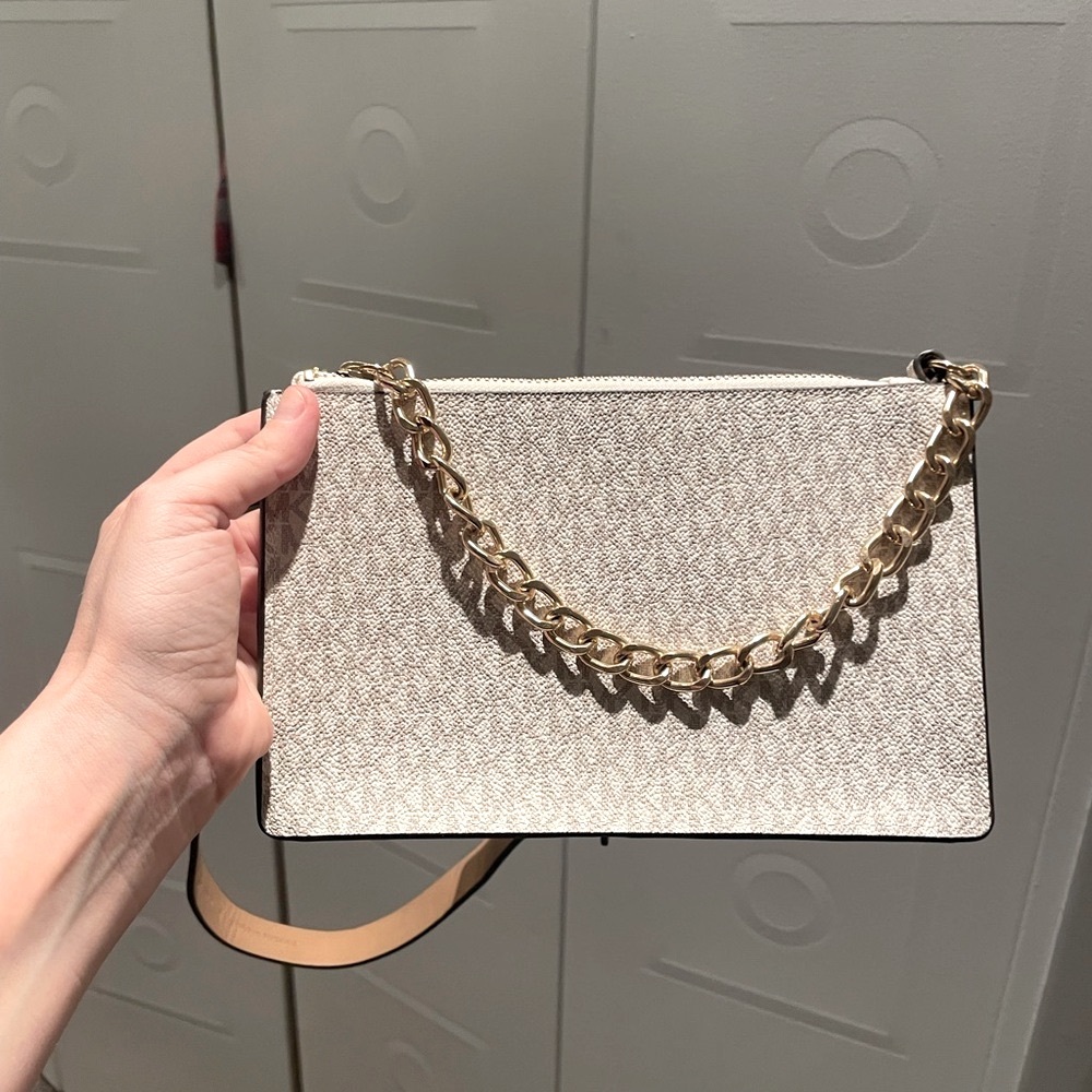 Michael Kors NWT Belt Bag Fanny Pack - White with Gold Hardware - Picture 3 of 9